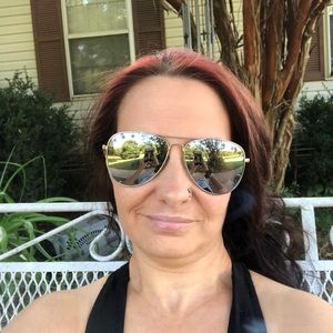 Meet your Posher, Whitney